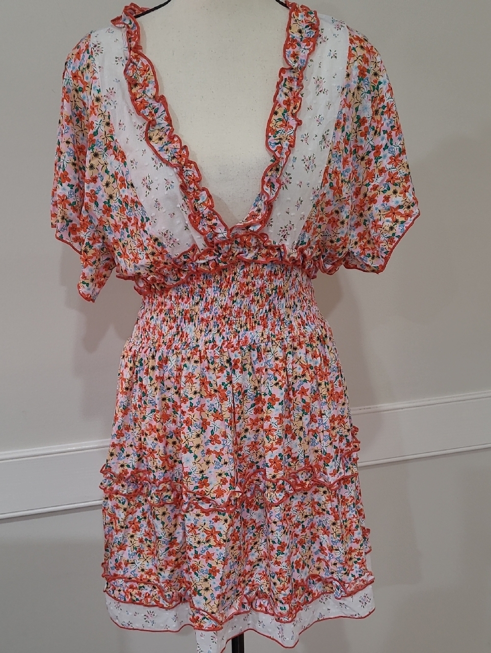 POL Floral Ruffled V-Neck Cutout Back Mini Dress - White & Coral Floral - Size L